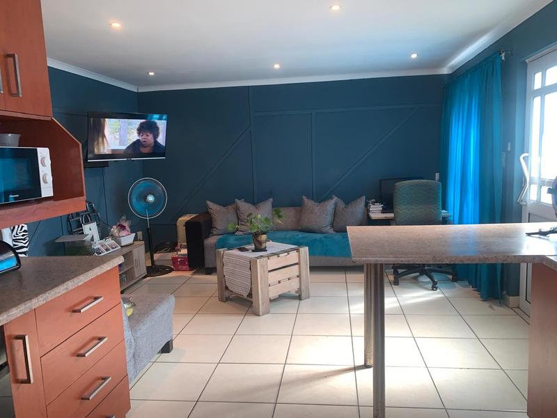 2 Bedroom Property for Sale in New Woodlands Western Cape